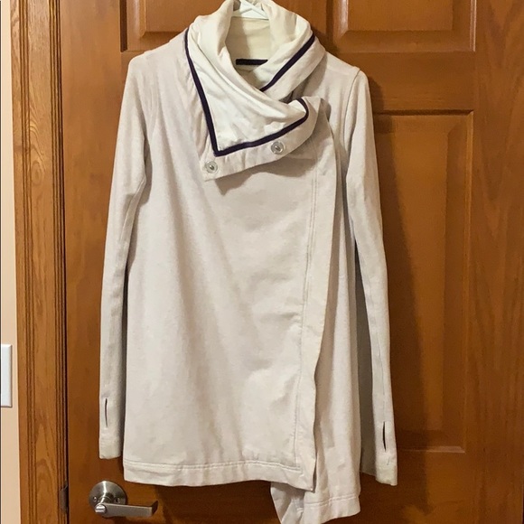 GUC lululemon wrap coat - Picture 3 of 4